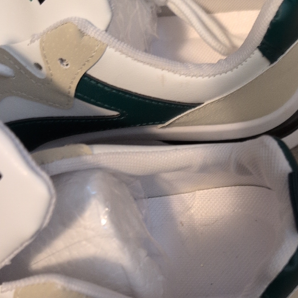 Size 39 Fits Like A Mens 7 Or A Women's 9.         White and Green Sneakers - Picture 2 of 4